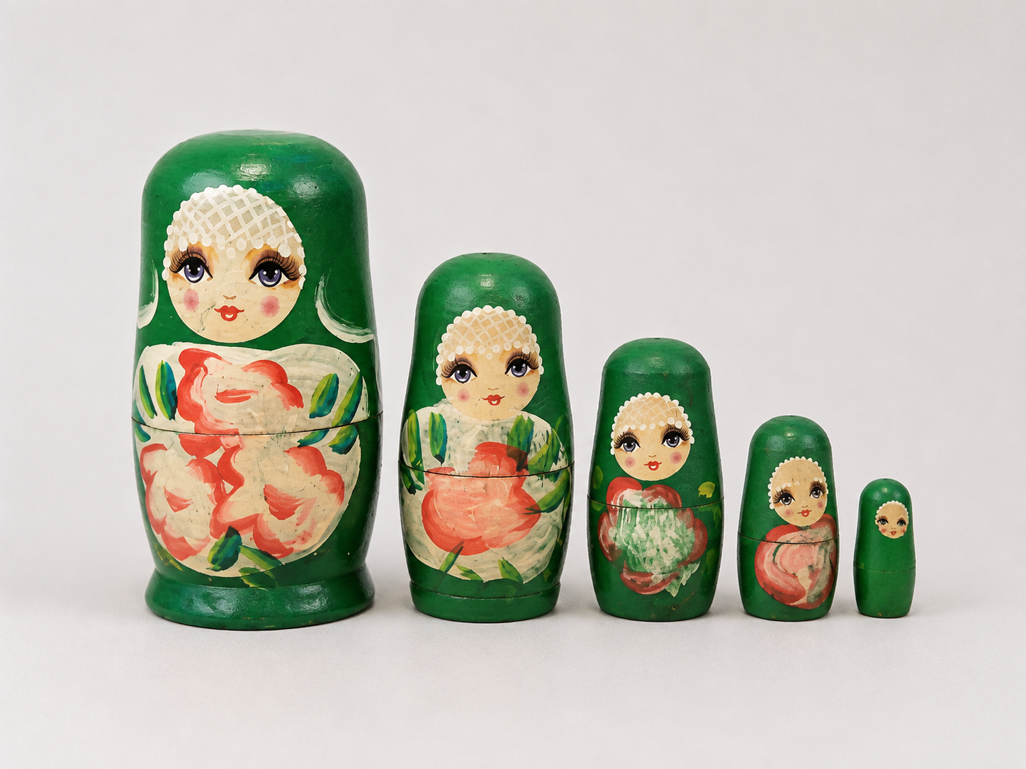 Hand-Painted Green Floral Matryoshka Nesting Dolls – Set of 5