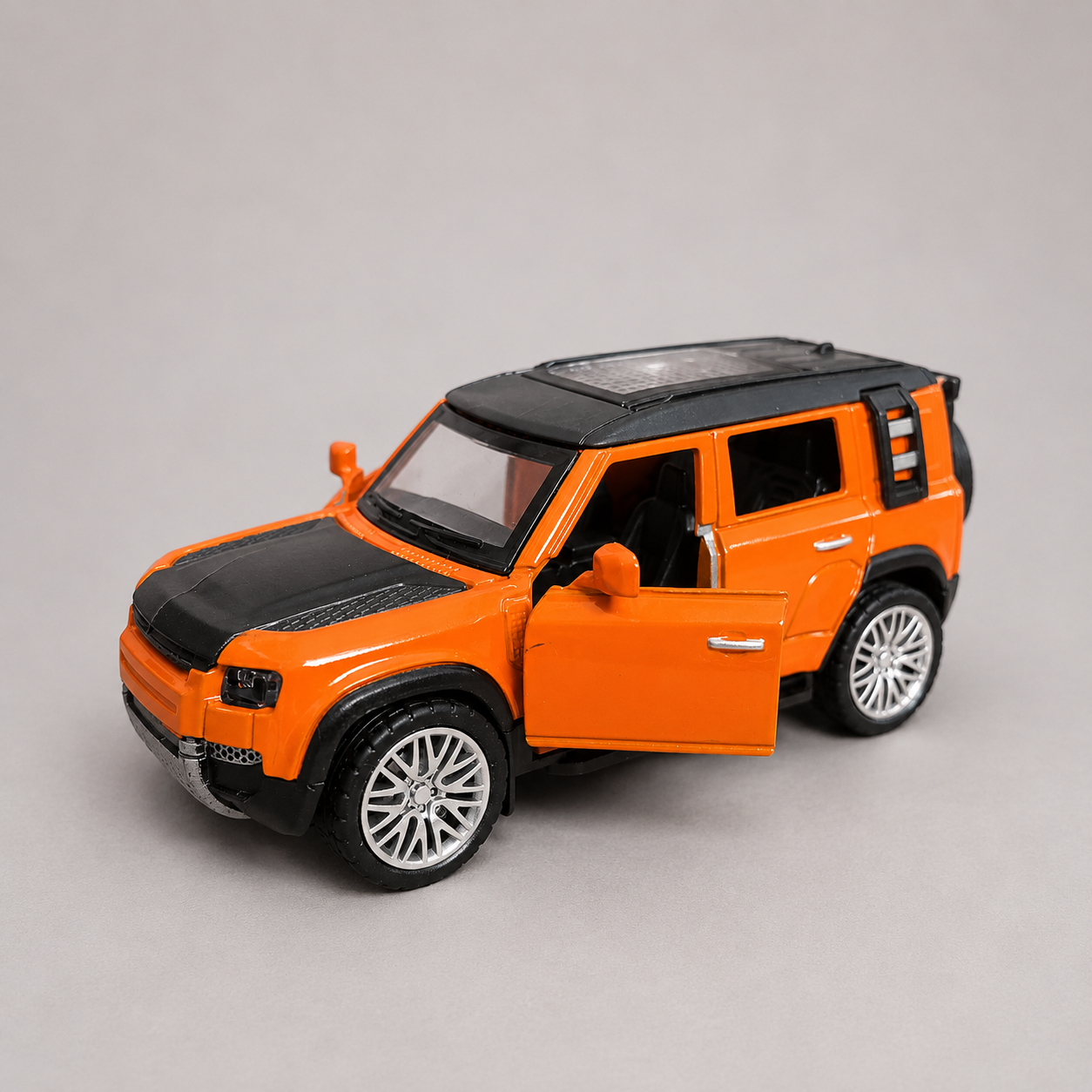 Land Rover Defender Diecast Pull-Back Car with Opening Door